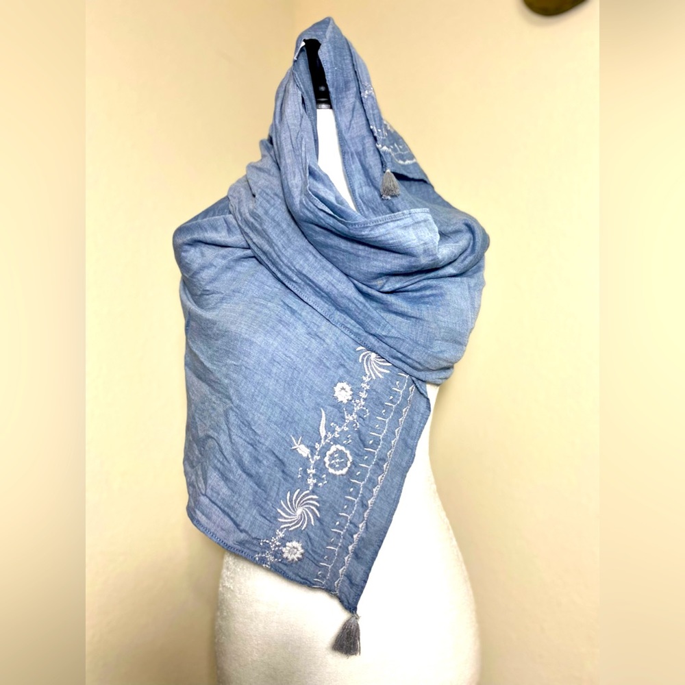 Embroidered Scarf light blue Cotton